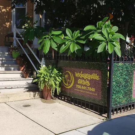 Wrigleyville Oasis Apartment